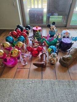 Popcorn Buckets & Sippers