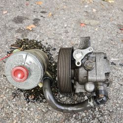 02-06 ACURA RSX Powersteering Pump With Resivoir 