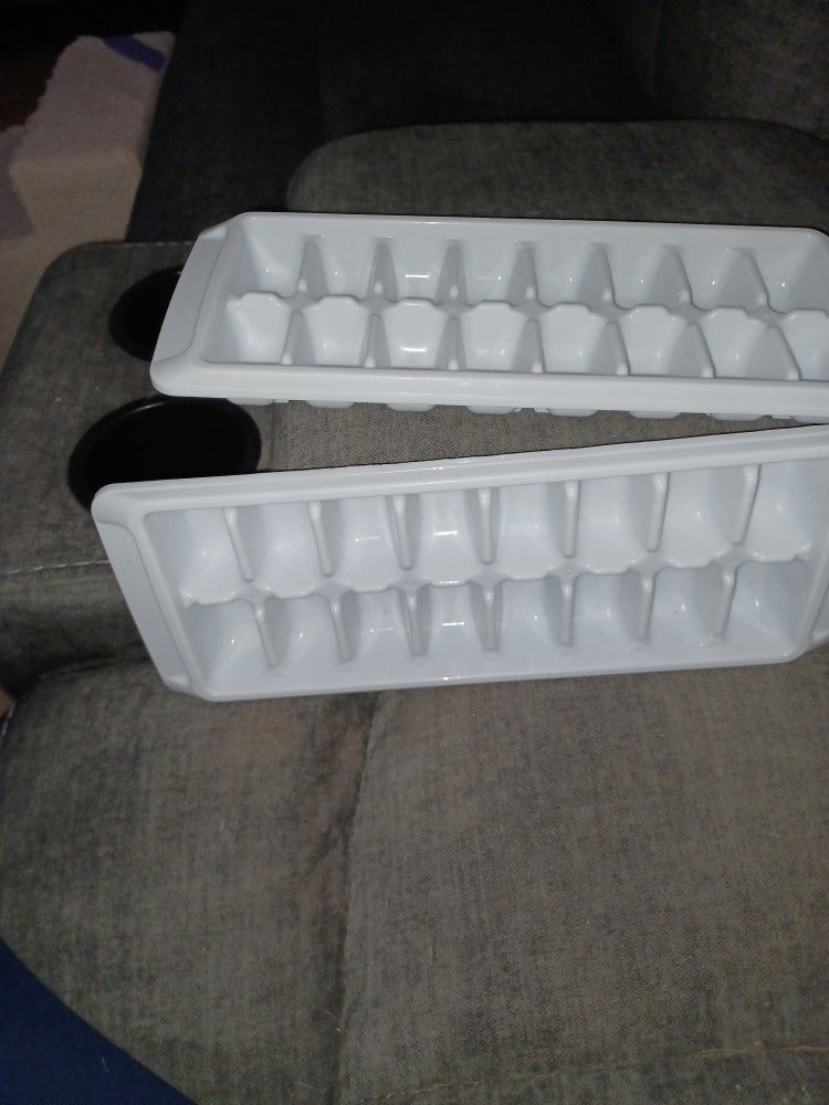 White Hard Plastic Ice Cube Trays