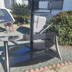 Mesa Para Televisión. En Buenas Condiciones 