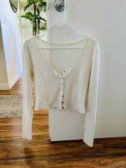 PacSun white long sleeve button up crop top size large