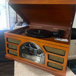 Radio. Cd Player Cassette And Disco 