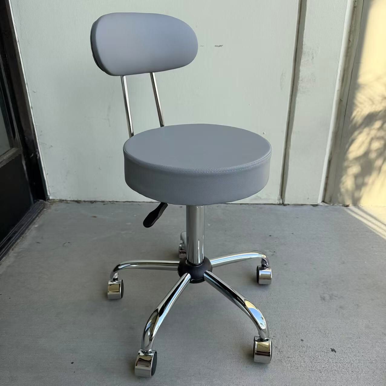New In Box Salon Stool With Back Rest For Nail Spa Massage Parlor Dental Medical Chair Swivel 