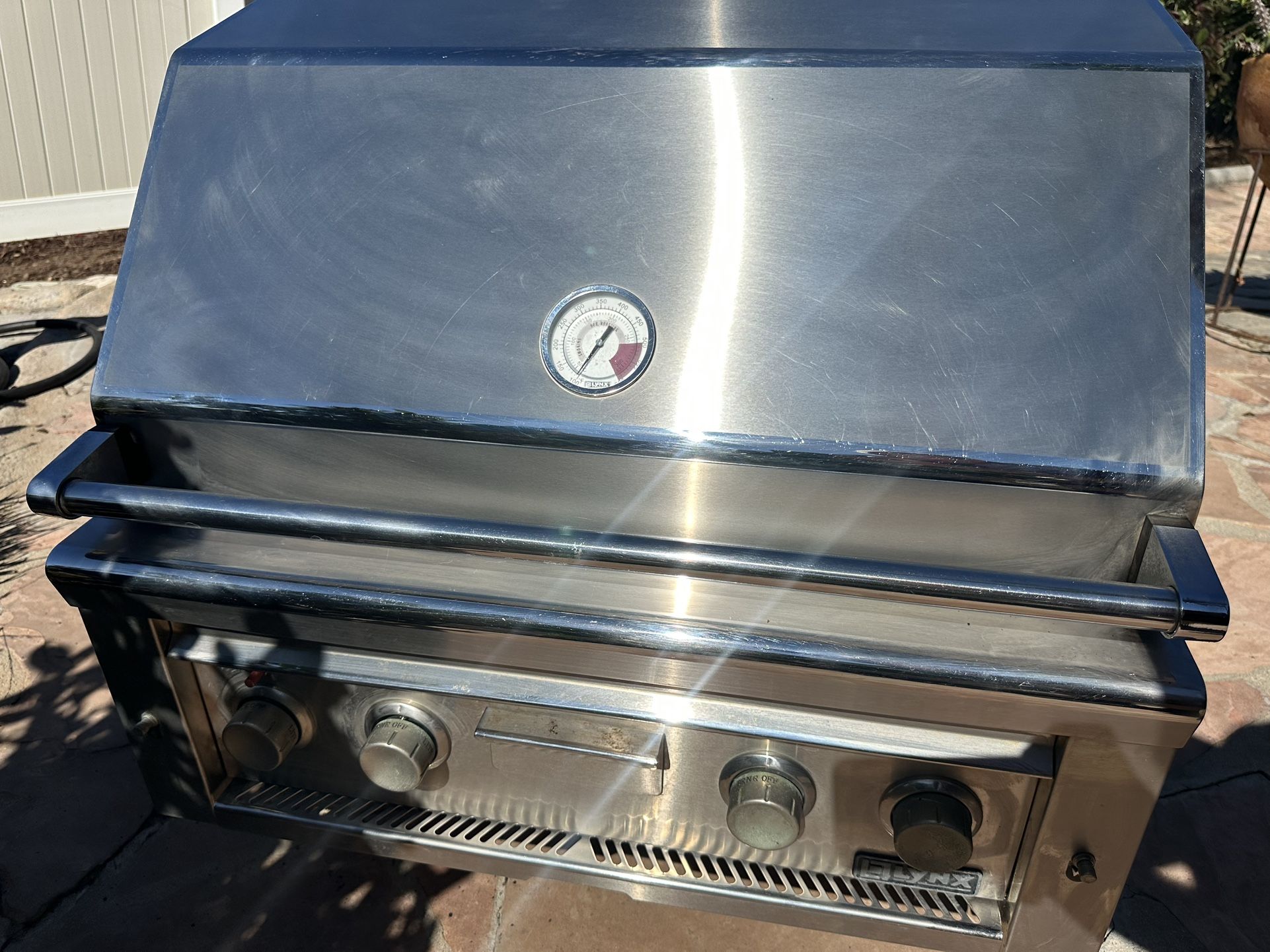 30” Built In Lynx Bbq Grill Brand New Burners , Ceramic Briquetees, Tray For Briquettes $750