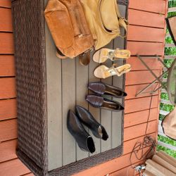 Womens Size 8 Shoes & Purses