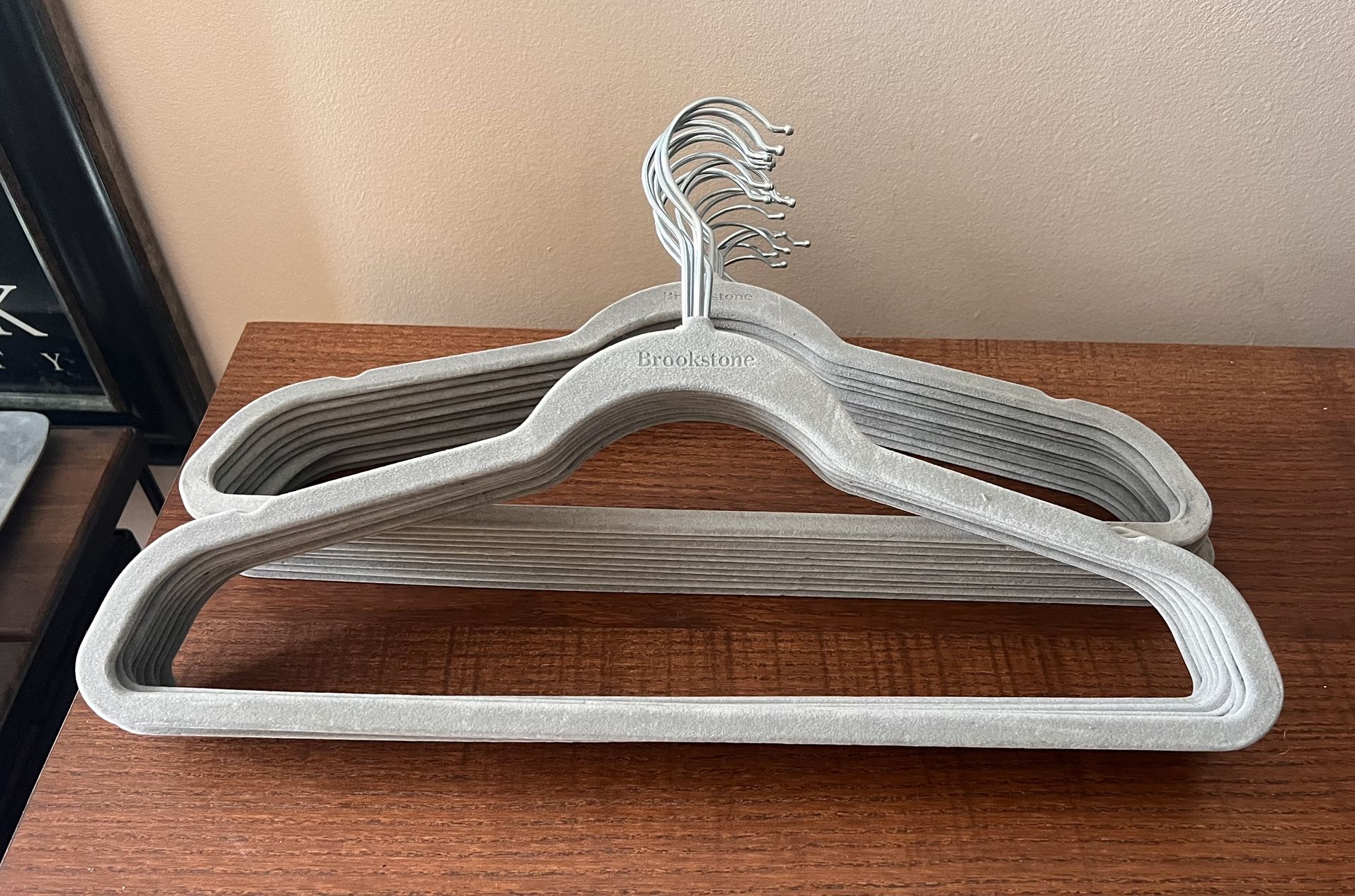 Set of 20 Brookstone 360 Degree Rotating Velvet Hangers