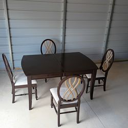 Dining Table With 4 Chairs ( Free Delivery If Needed)