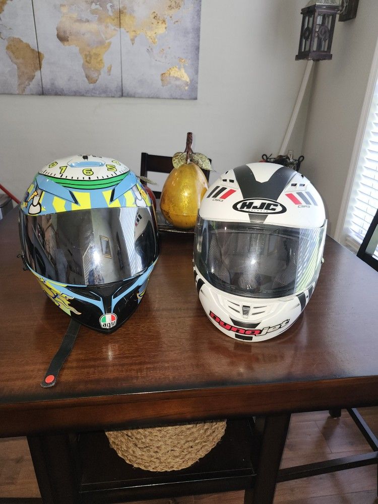 Motociclista Casco Cada Uno 150