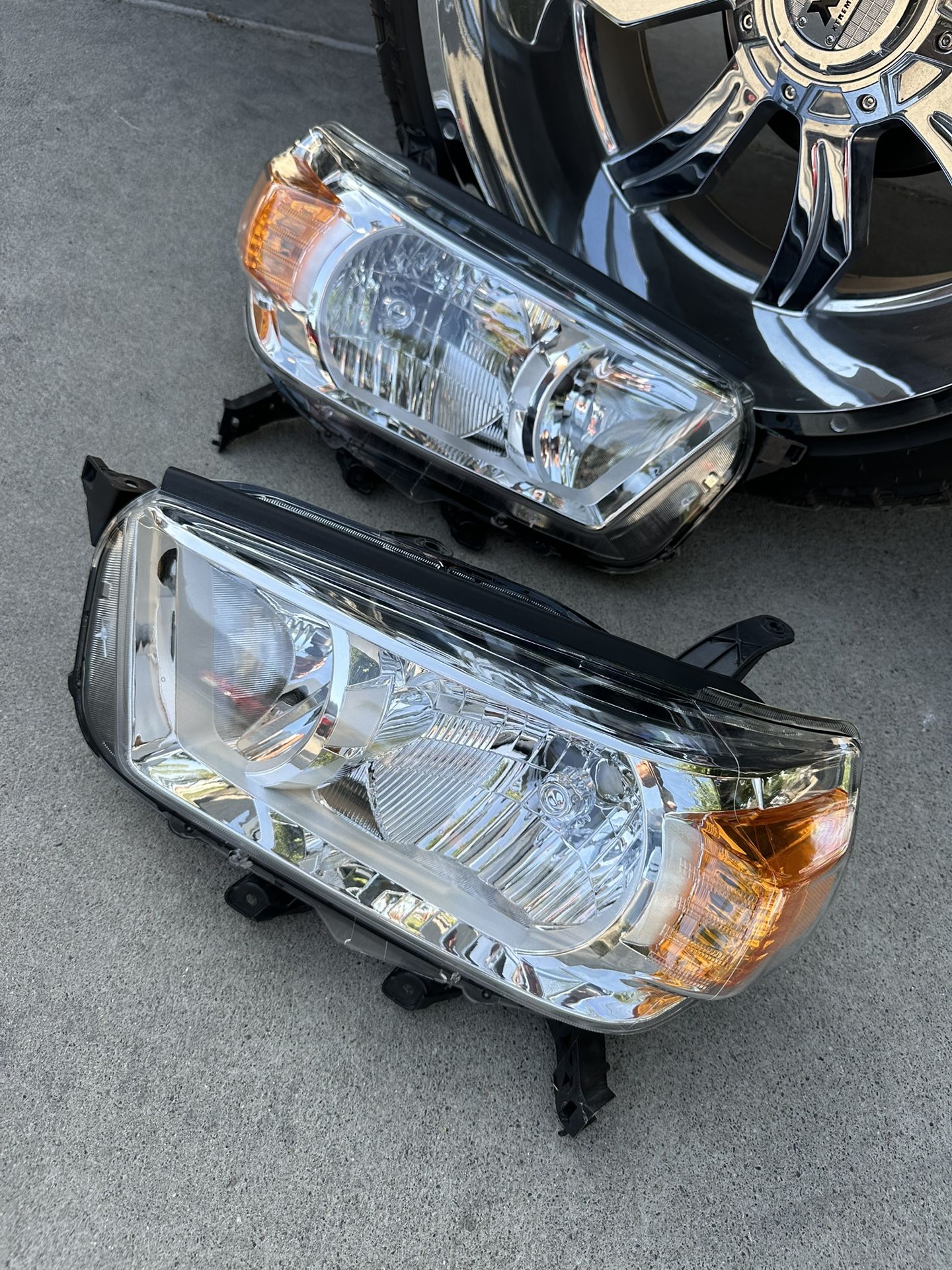 New Toyota 4Runner Headlights 10-13