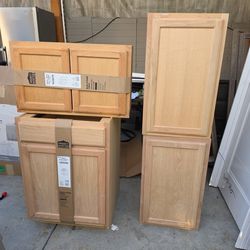 4 kitchen cabinet 3 top and 1 bottom