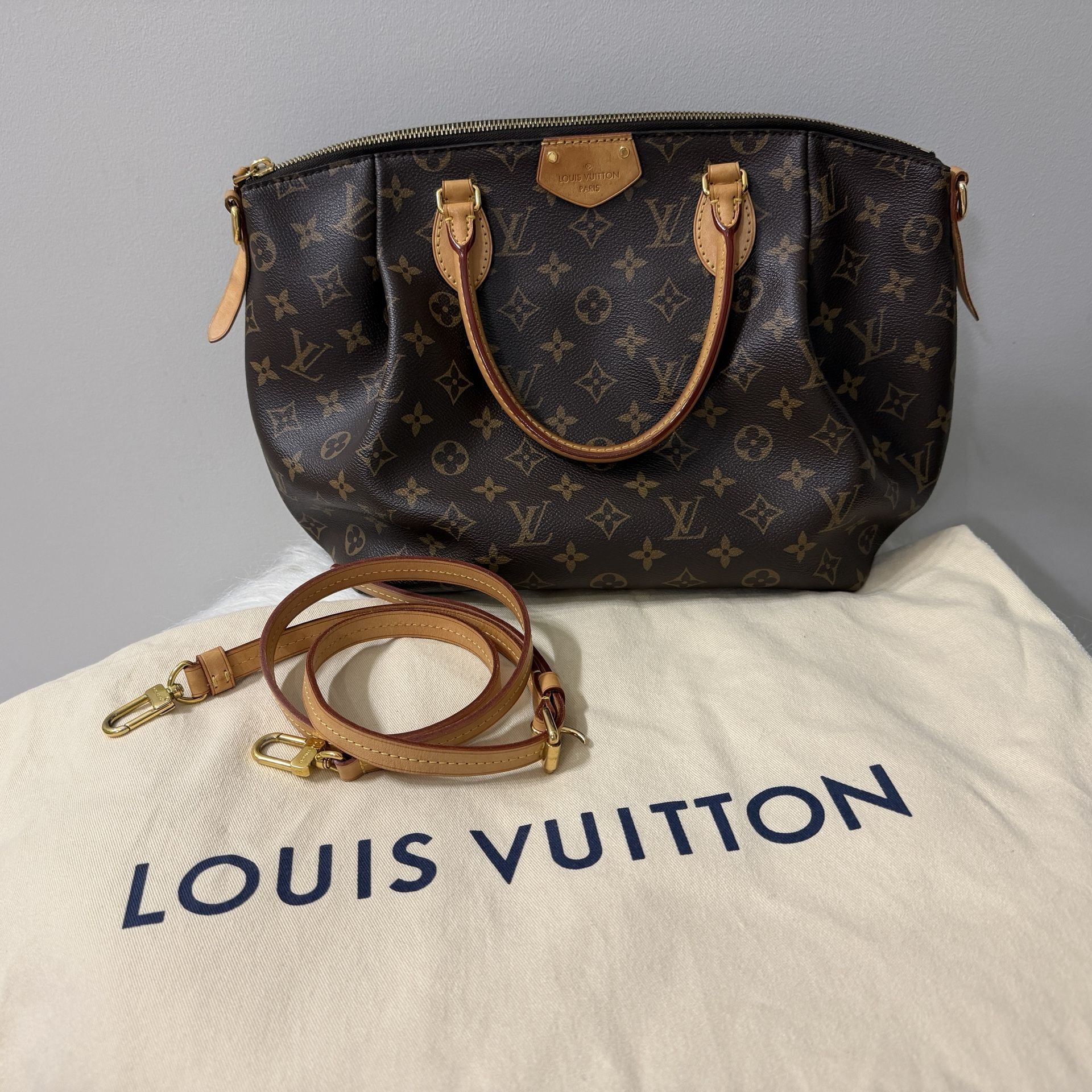 **LOUIS VUITTON BAG**