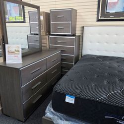 Bed sets 🚚WE DELIVER🚚