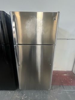 Refrigerator Kenmore 30”
