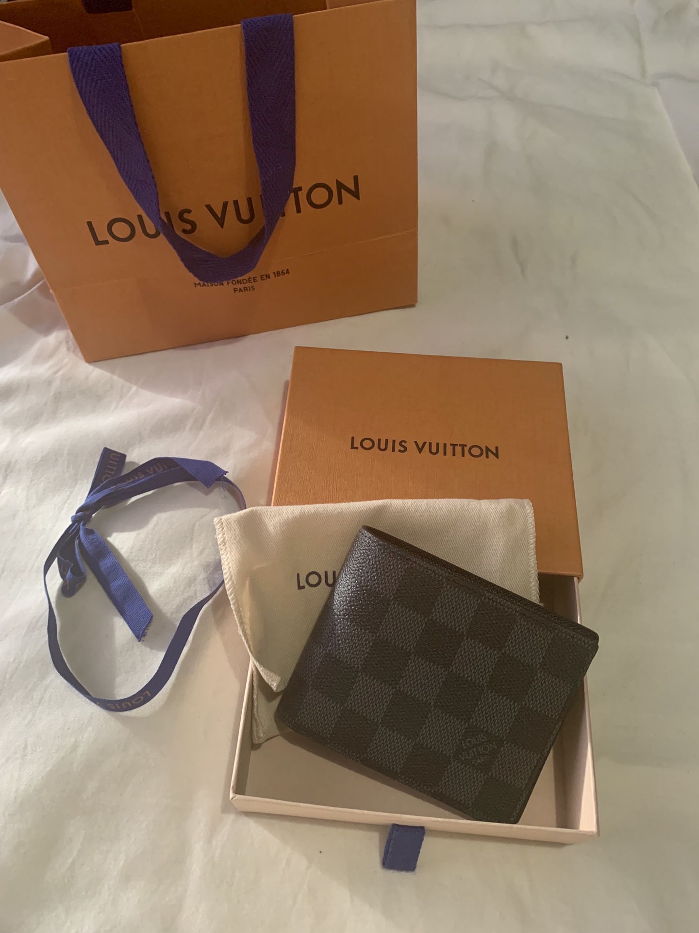 Mens Black Monogram Louis Vuitton Wallet for Sale in Phoenix, AZ