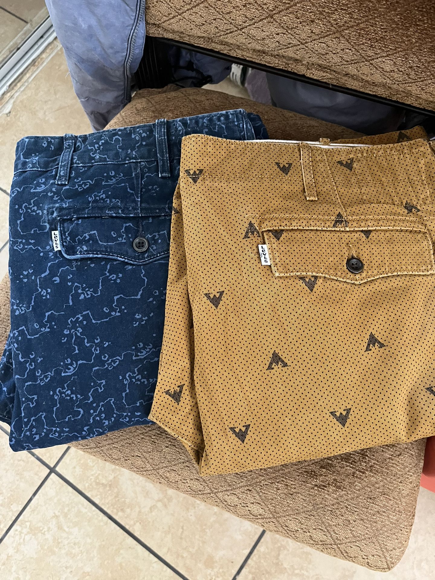 Men Levi’s Jeans 40X 32”. $15 each one 