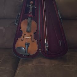 E.M Winston 3/4 Violin. Case, Bow, And Extra Bowstrings Included 