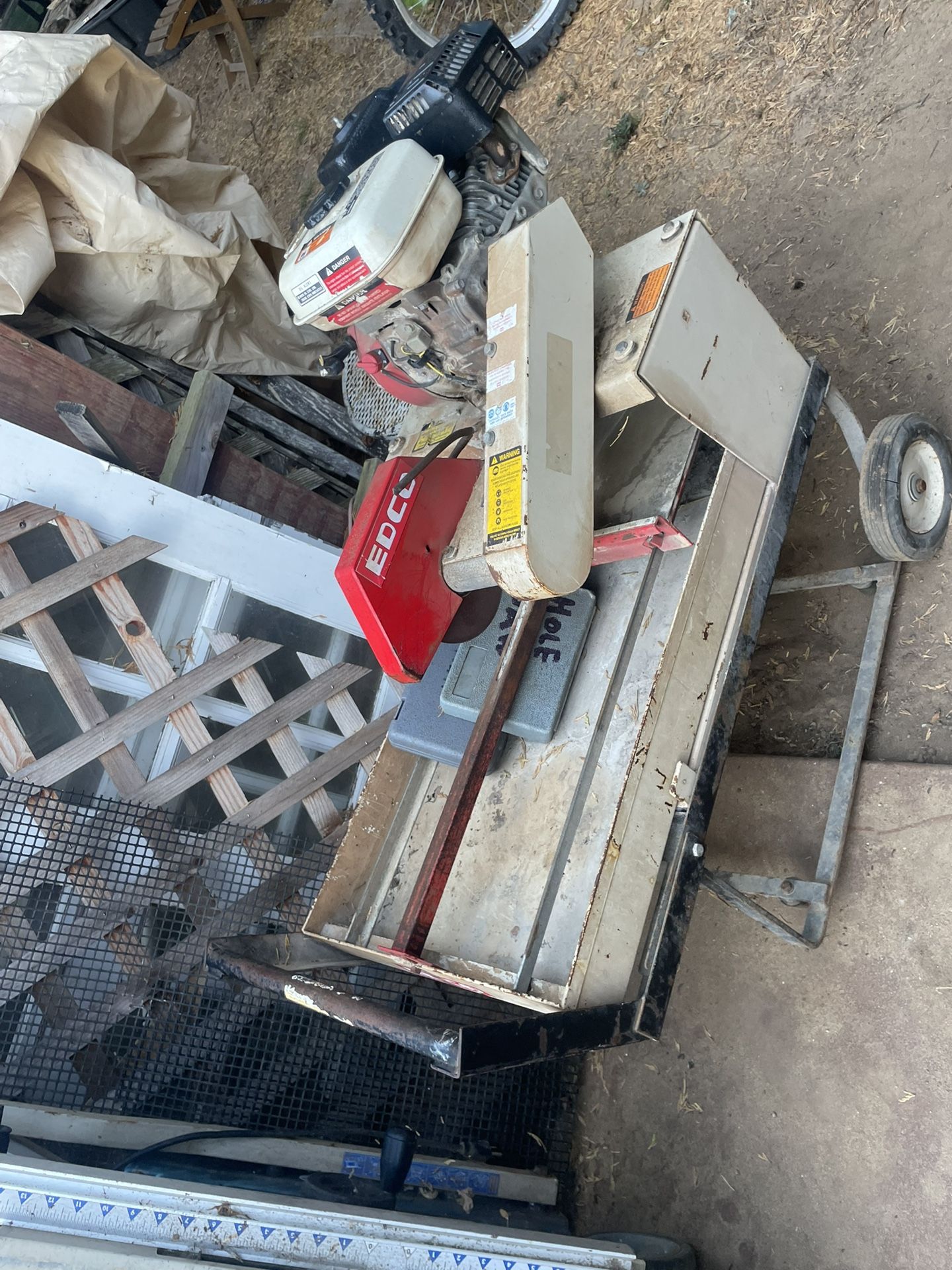 Gas Powered Tile Saw Works