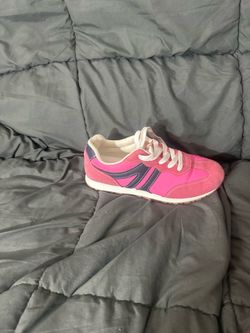 Hot pink with blue side stripes size 7