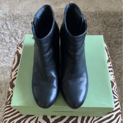 Normal Wear! All Black Clark Side Zipper Bootie $30.00