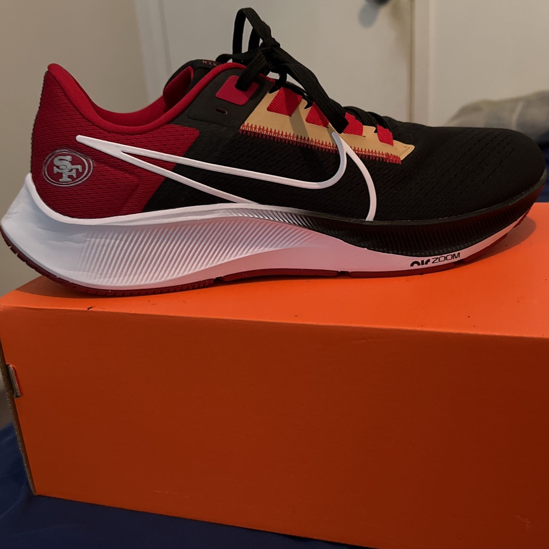 Nike Air Zoom Pegasus 38 49ers Size 11 for Sale in Alameda, CA - OfferUp