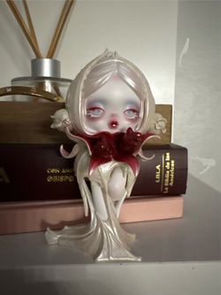 POP MART  Skullpanda petals in four acts series