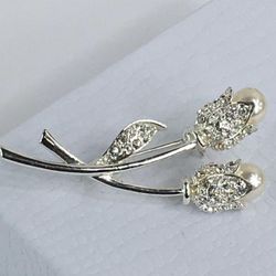 BROOCH ⭐️⭐️⭐️⭐️⭐️