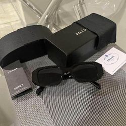  Black Sunglasses 