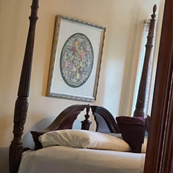 Beautiful cherry queen 4 poster bed by universal