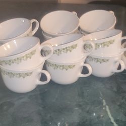 32 Piece Crasy Daisy Corelle/pyrex Set