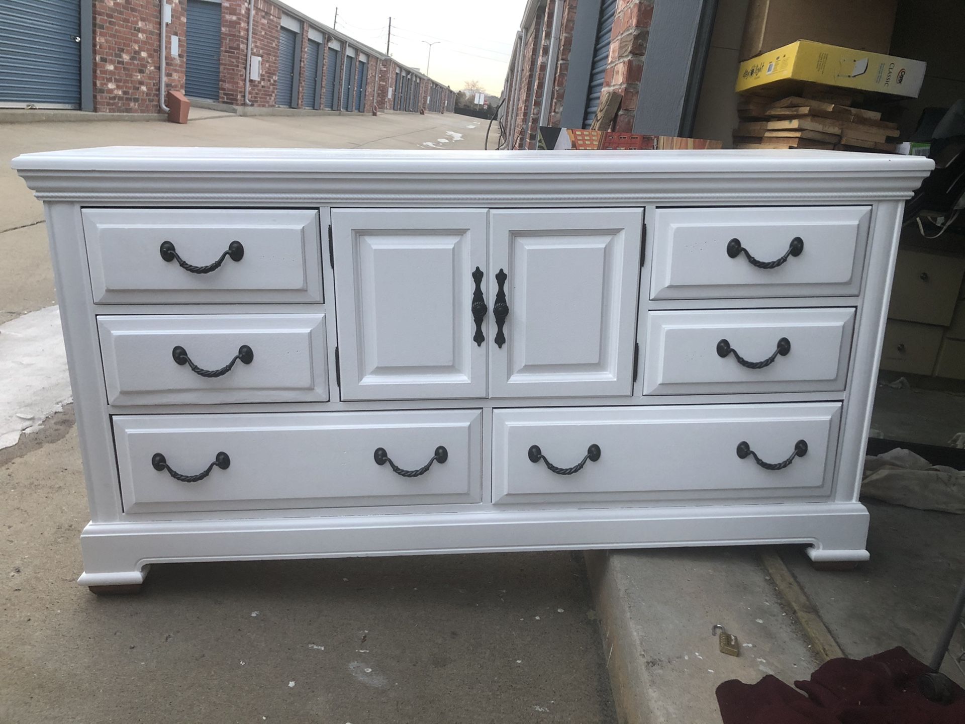 Solid wood dresser + 2 night stands (see all photos)