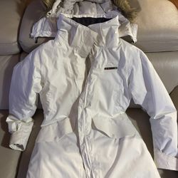 White Women Helly Hansen Primaloft Coat (M) - Like New
