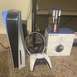 PlayStation 5 / 2 Controllers / 1 Wireless Headset / Games