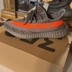 Yeezy Boost 350 V2 Sz 9