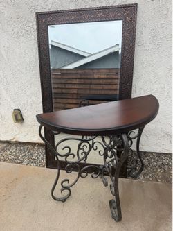 Table and mirrior