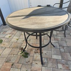 Hi-top Bistro Table And Chairs