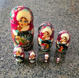 Signed Russian Matryoshka Nesting Dolls 7pc Denisova Hand Painted Winter holiday