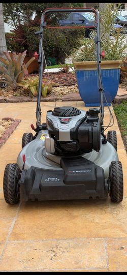 Lawn mower/Murray Self Propelled 140cc  Series Garage Kept!