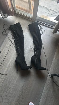 Long lace back boots