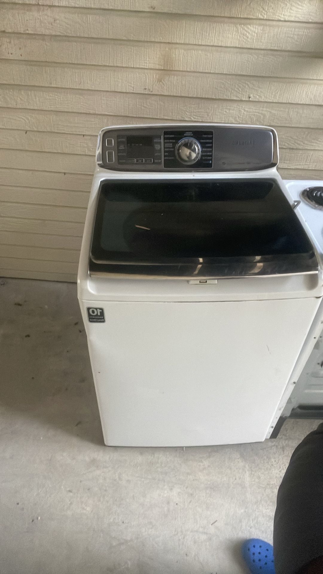 White used - Washing machine Works Great Ready for pick up