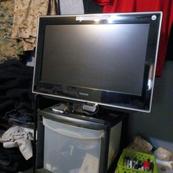 Toshiba TV With Remote Control 