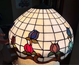 Tiffany style hanging pendant lamp - stained glass