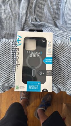 Speck Presidio2 Grip iPhone 15 Pro Max Case