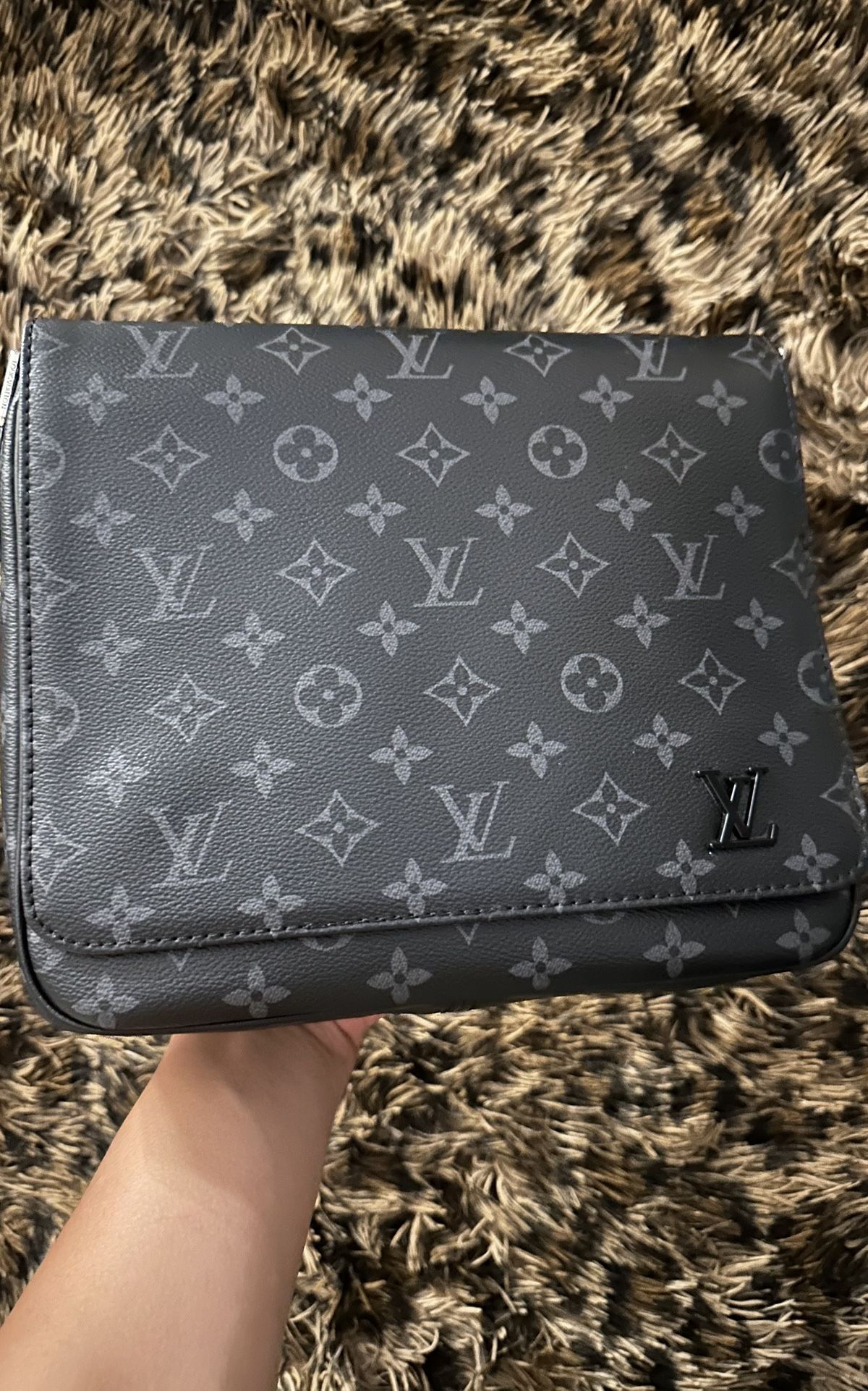 LV MESSENGER BAG - PRICE NEGOTIABLE $300