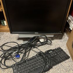 Dell 22” Monitor With Built In Speaker & Keyboard