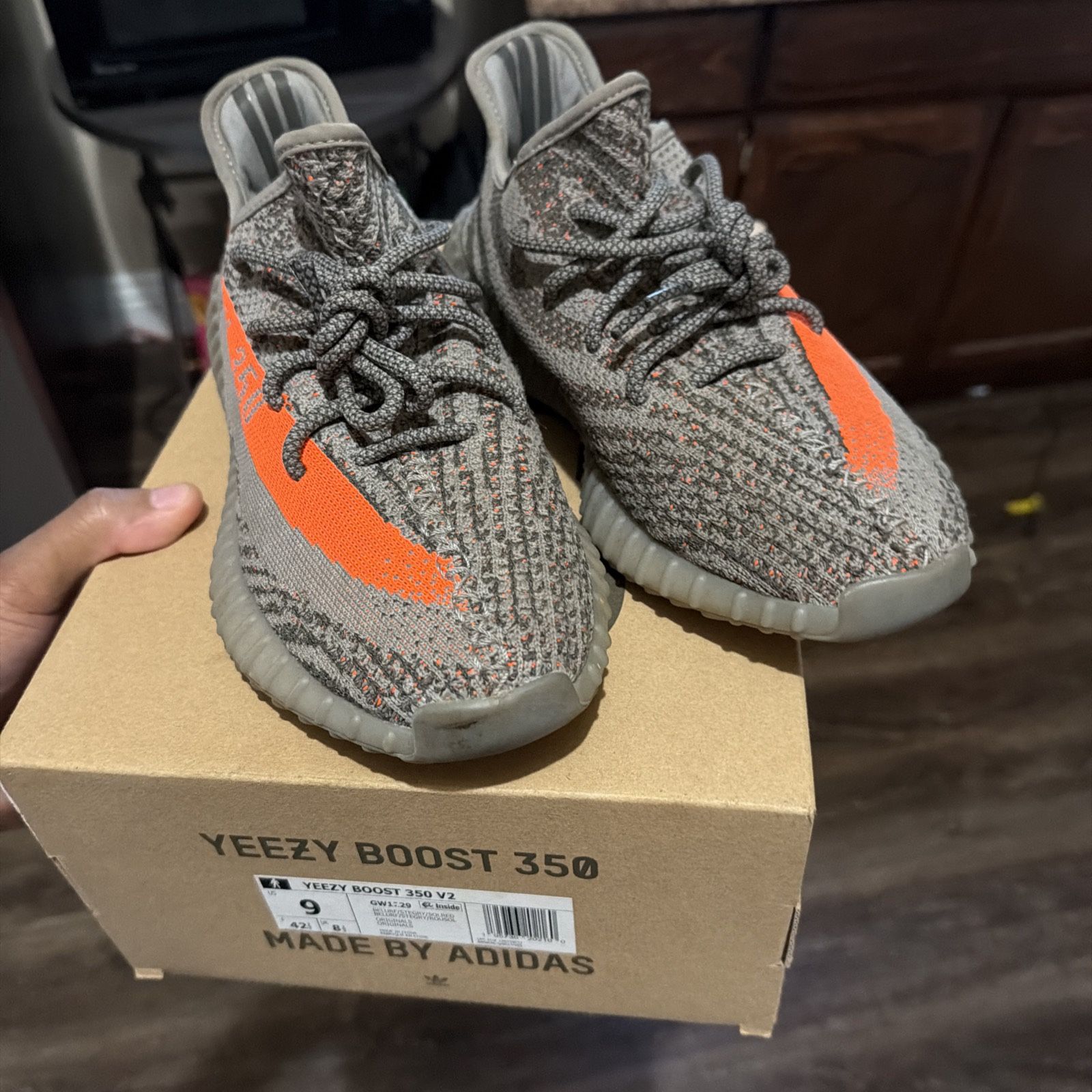 Yeezy Beluga Size 9