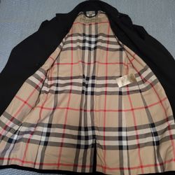 Women's Burberry Trench Coat. $900 Size 6 Pickup In Oakdale 