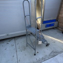 StockNStore 2-step folding rolling ladder