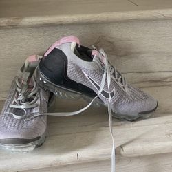 Nike Vapormax Women Size 7 $70