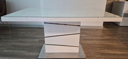 Dinning table