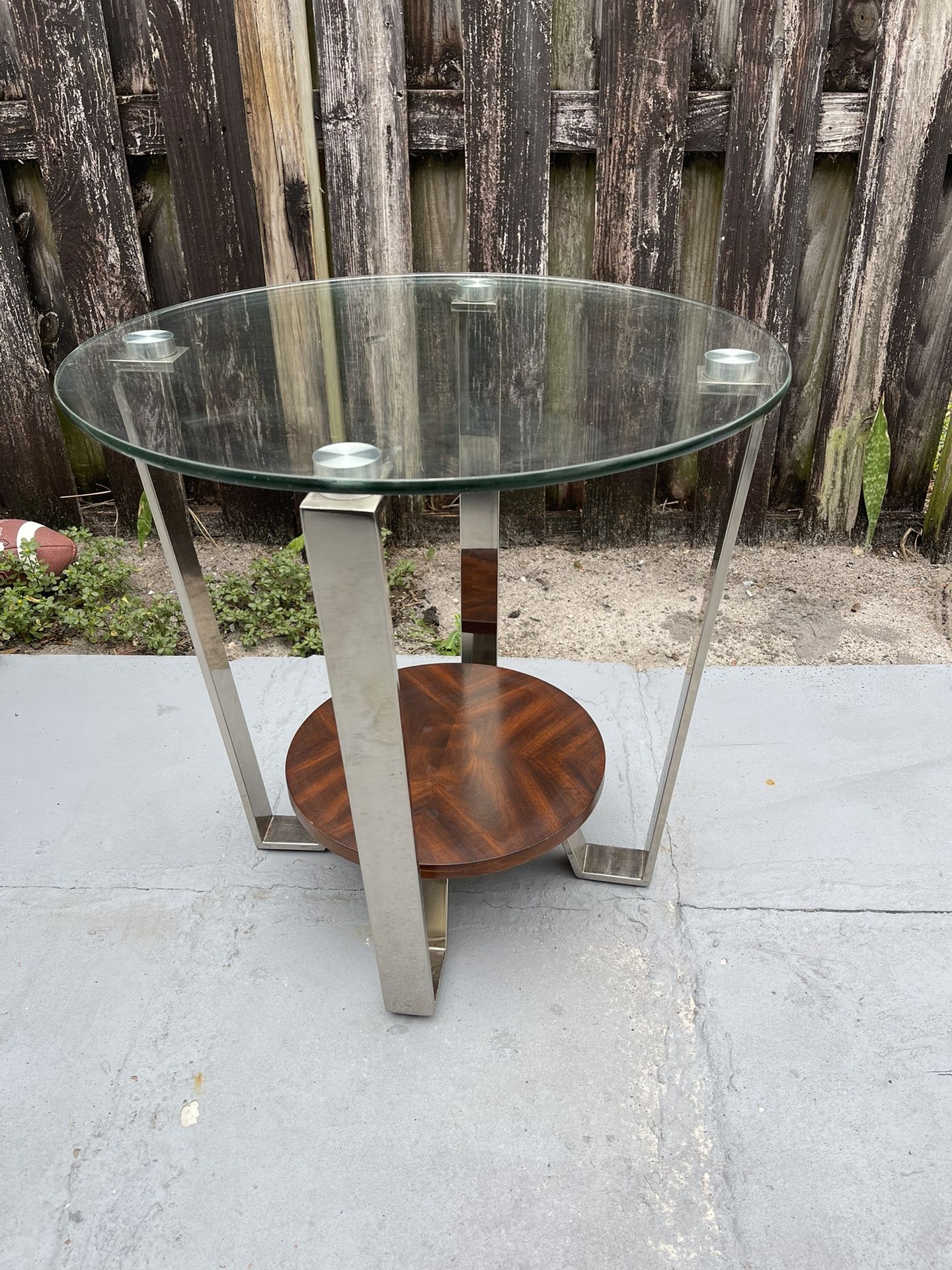 Side Table 24”D X 24”H In Good Condition. $25 Firm On Price